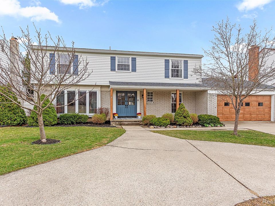 1st image of 4594 Barcroft Way