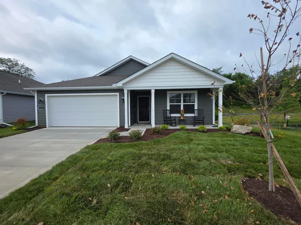 143 Vine Grove Dr, Circleville, OH 43113