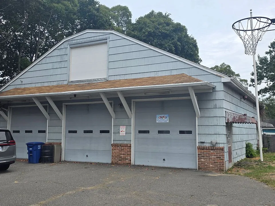 455-477 Sedgewick Ave