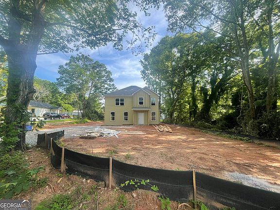 4th image of 11 E Reynolds St