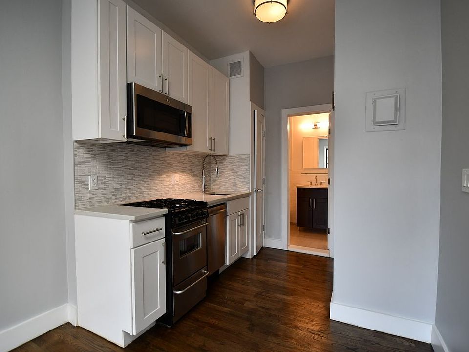 2nd image of 306 E 89th St APT 4B