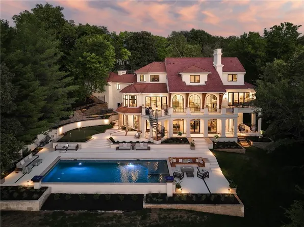 17040 Highland Rdg, Loch Lloyd, MO 64012