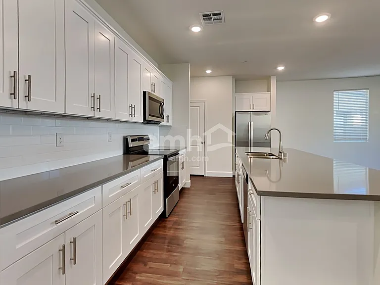 296 Austin Bellerose Pl — Photo 4