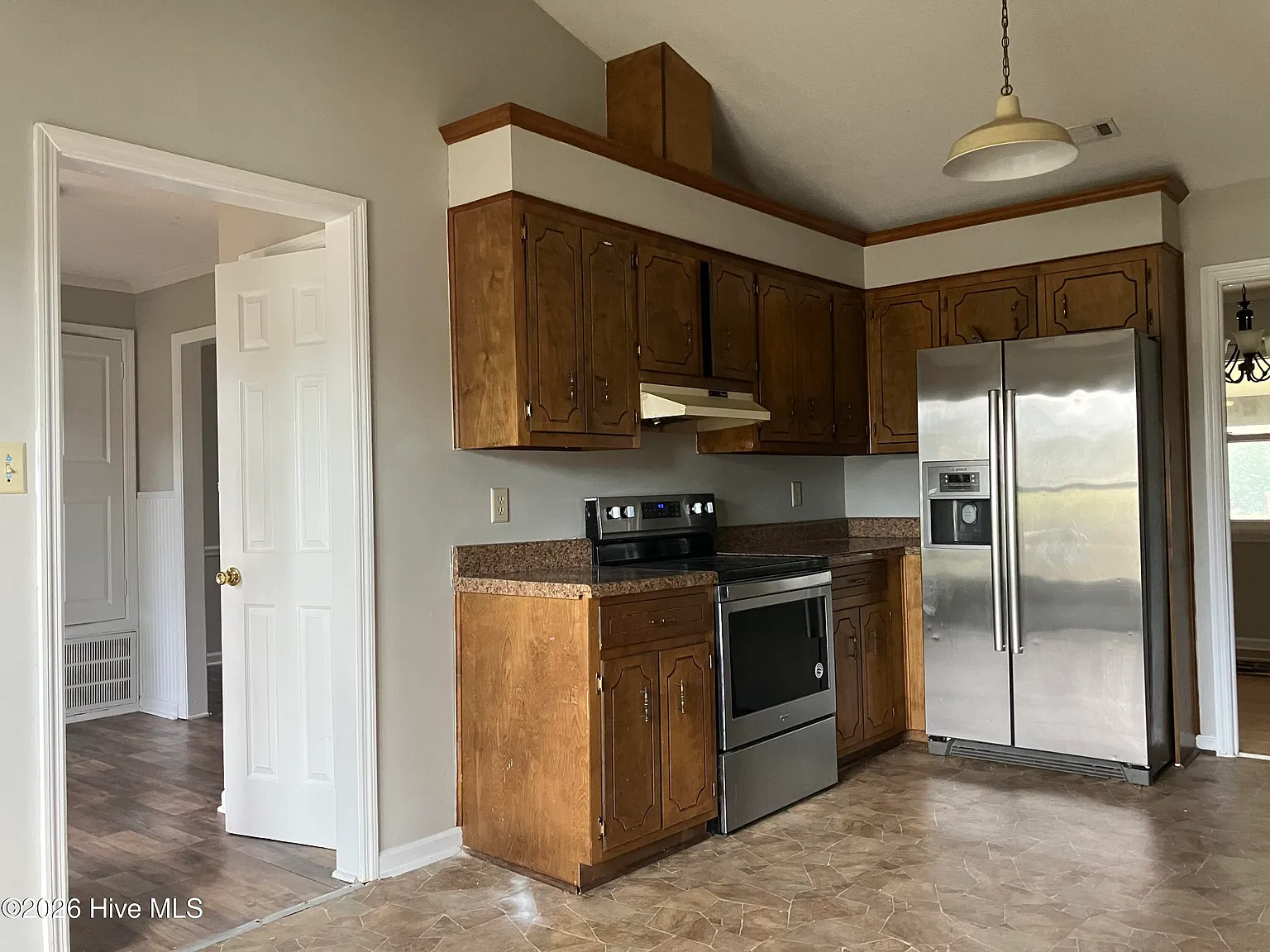 3 bed, 2.0 bath, 1845 sqft, $1,850 — Photo 3