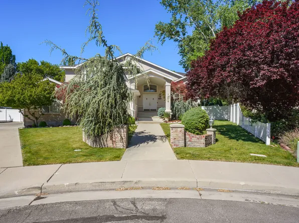 1576 Bridlebrook Cir, Salt Lake City, UT 84117