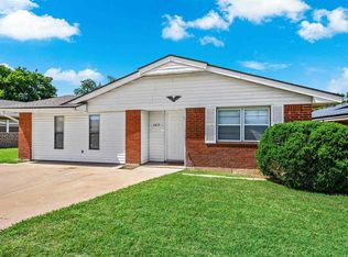 6419 NW Arrowhead Dr, Lawton, OK 73505