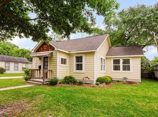 107 Harris Ct, Houston, TX 77009