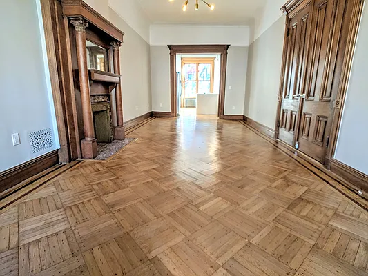 Rented by EXR | media 30