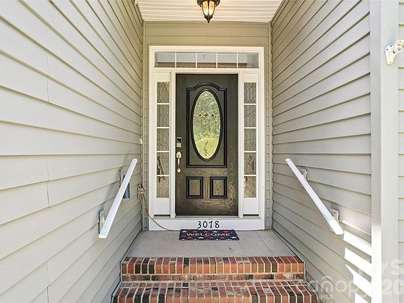 3rd image of 3078 Richards Way Dr