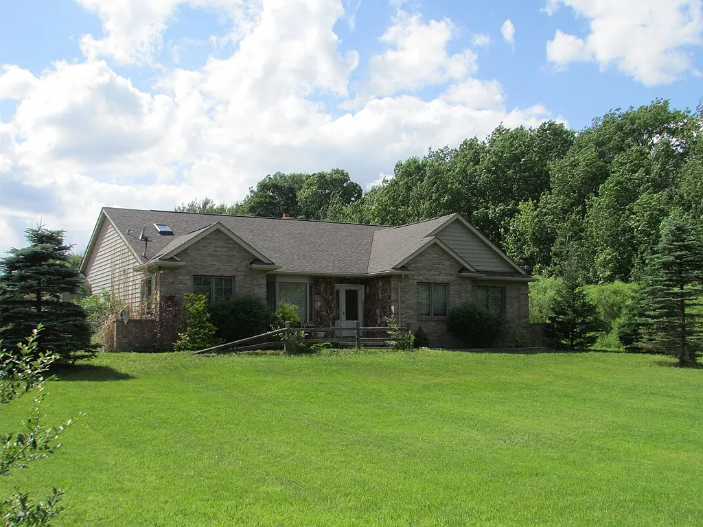 1723 N Shepherd Rd photo 1