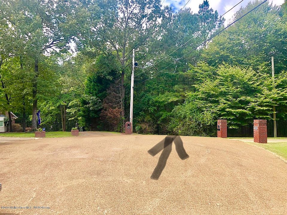 2nd image of Fernbrook Cir