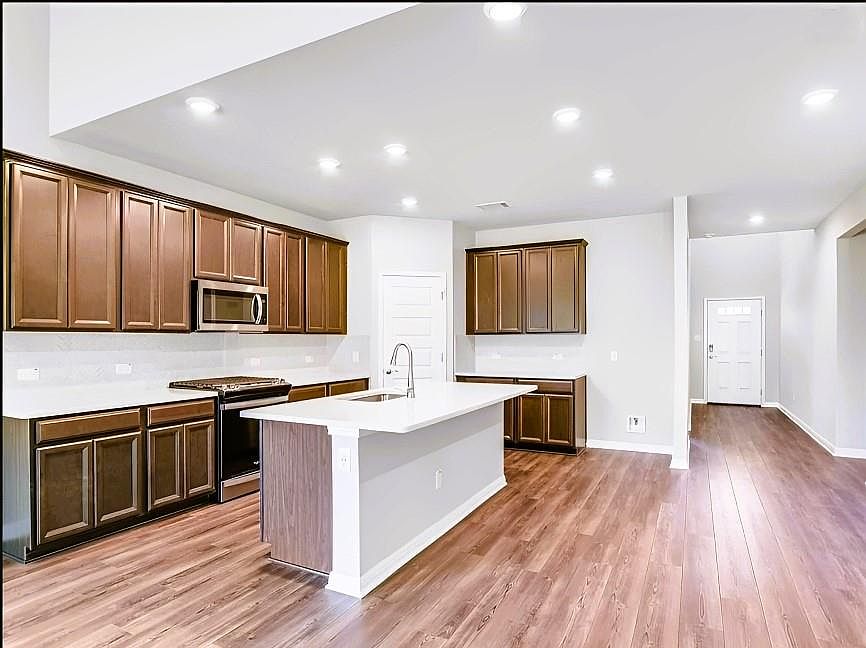 1st image of 109 Fairmeadow Downs Dr