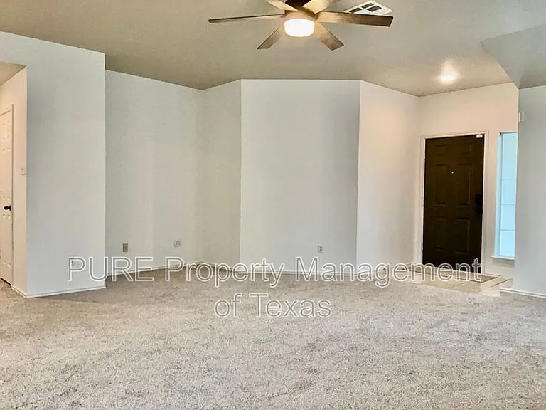 3232 Clinton Pl — Photo 2