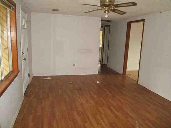 4th image of 805 Highland Ave