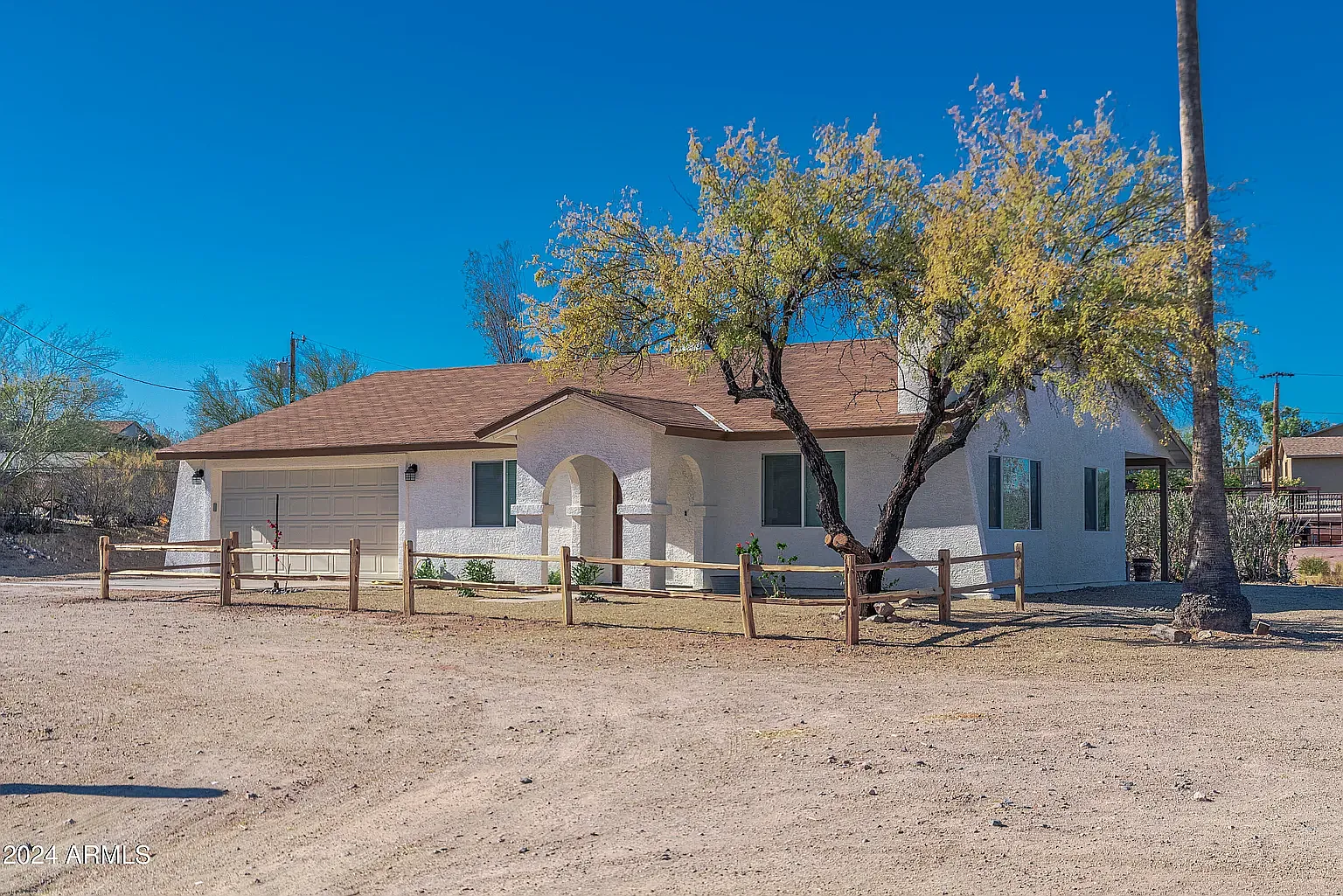 905 Oasis Dr — Photo 1