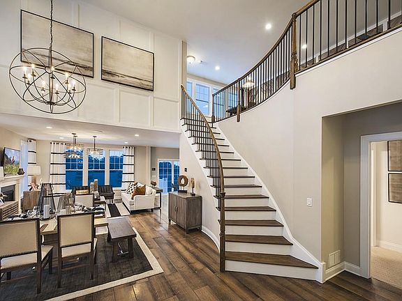 2nd image of 61 Phoebe St #35