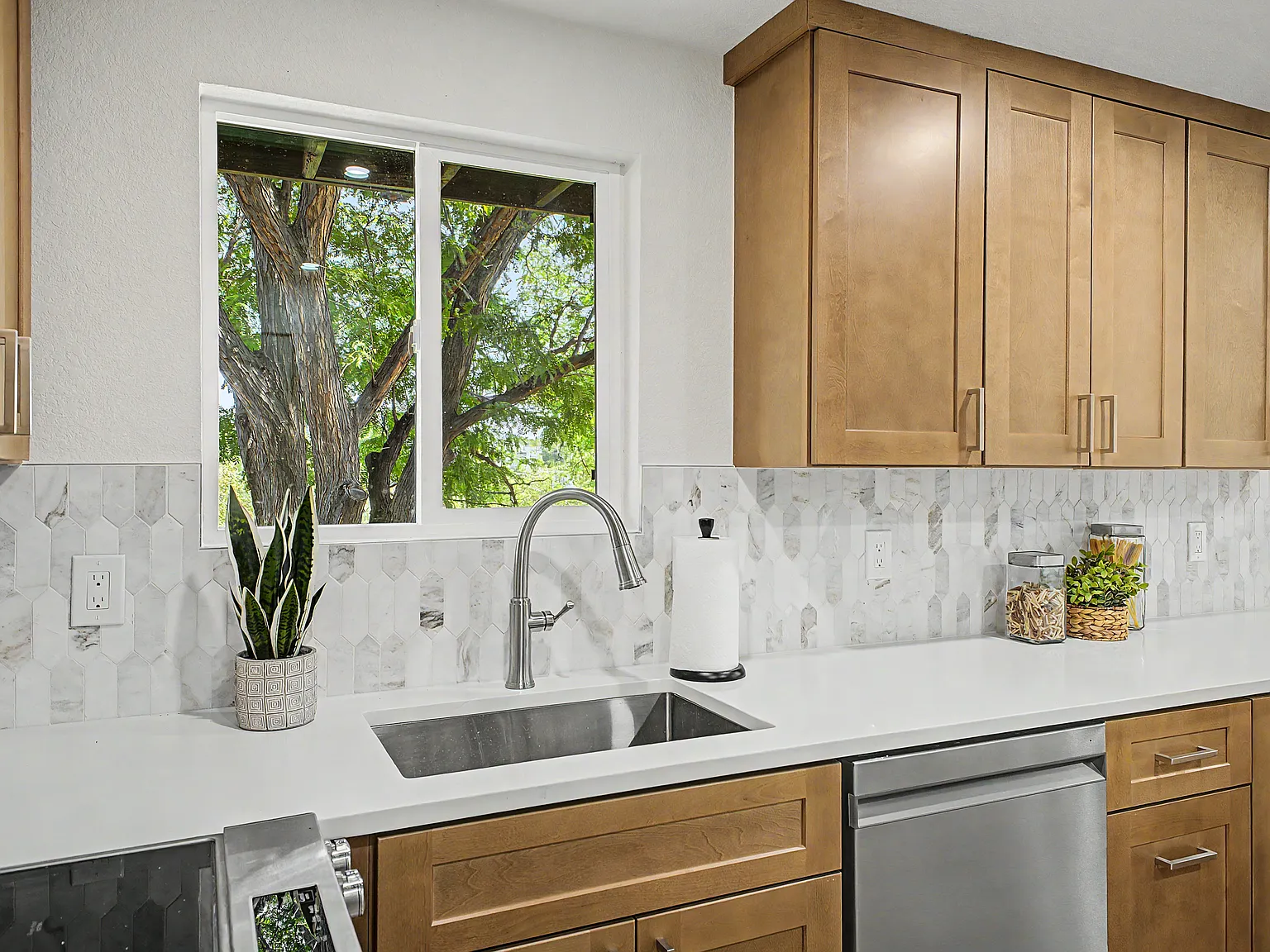5 bed, 2808 sqft, $4,500 — Photo 4