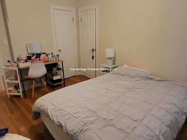 281 Harvard St #11 — Photo 4