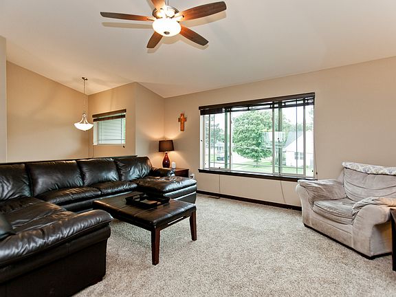 4th image of 55 W Zeller St