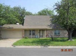 3401 Carriage Hill Dr, Forest Hill, TX 76140