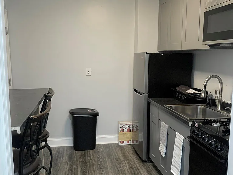 366 Winthrop Ave #1 — Photo 6