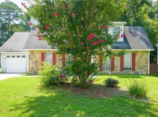 1040 Redan Trce, Stone Mountain, GA 30088