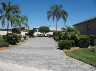 377 Motorcoach Dr S, Polk City, FL 33868