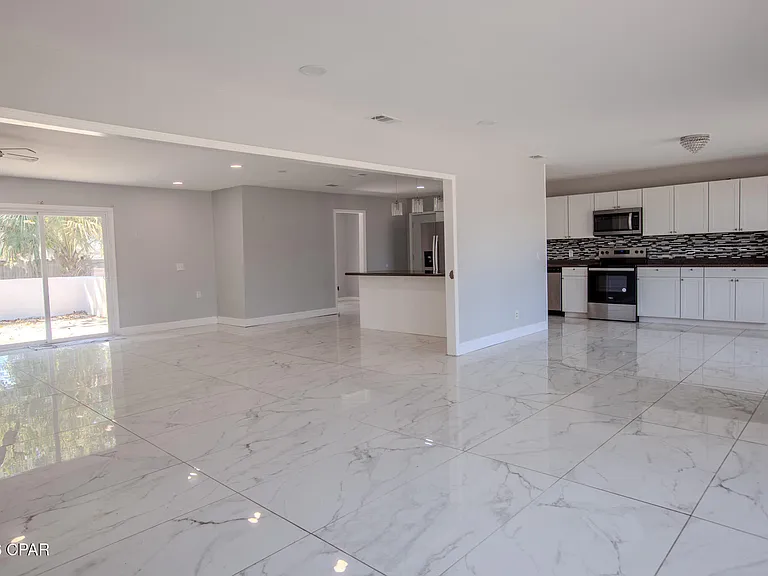 4402 Cindy Ln — Photo 5