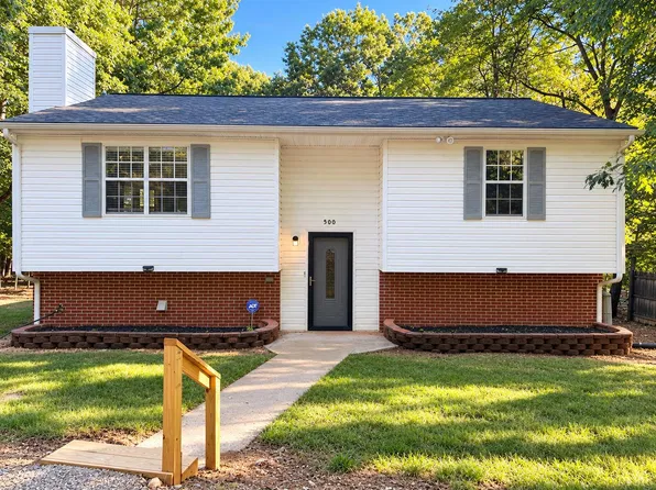 500 Jefferson Manor Dr, Forest, VA 24551