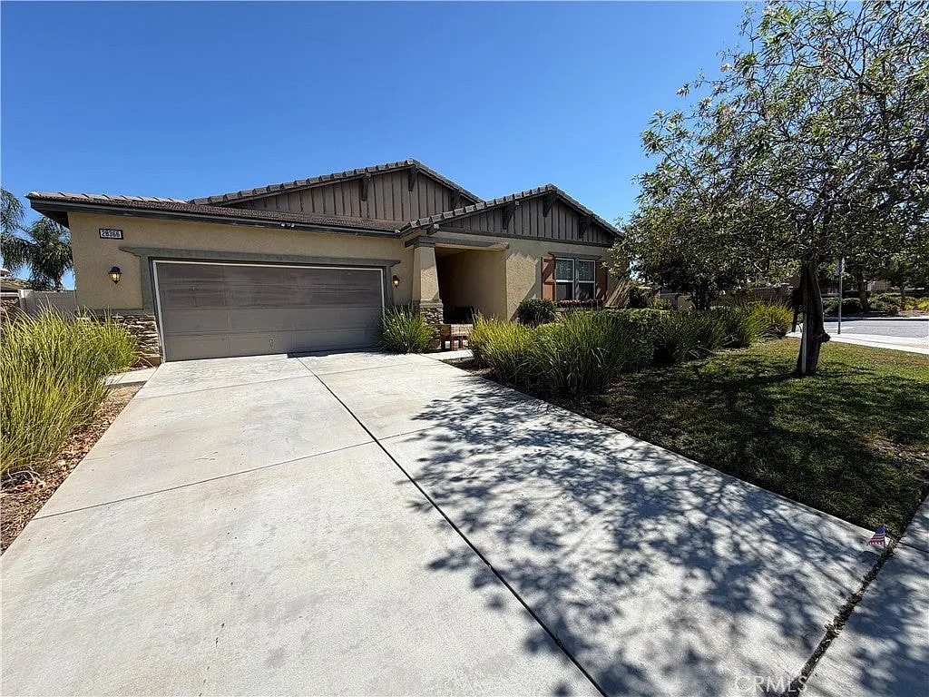 4 bed, 3.5 bath, 2805 sqft, $3,300 — Photo 3