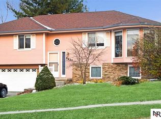 6627 S 86th Avenue Cir, Ralston, NE 68127