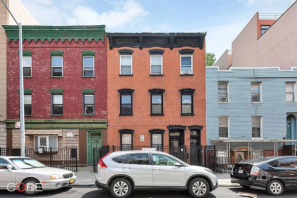 Rented by CORE | media 8