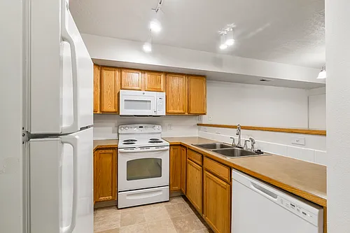 550 N Hydra Pl #A Photo 1