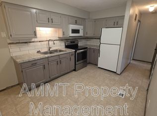 2519 3rd St N #2, Clinton, IA 52732