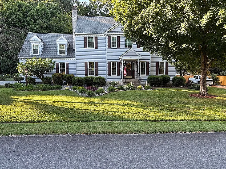111 Manassas Loop — exterior photo