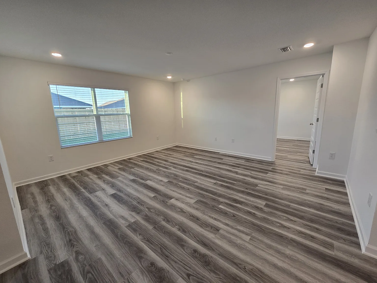 4 bed, 1787 sqft, $2,600 — Photo 3