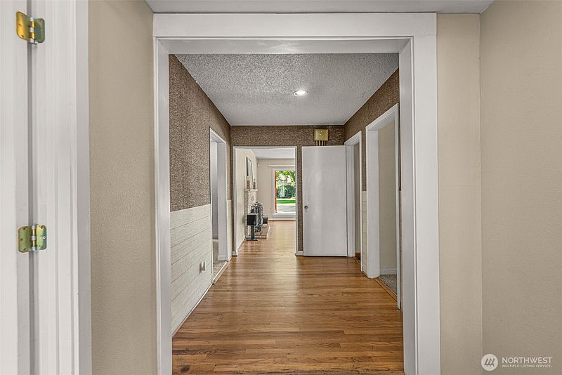 5th image of 1225 Castlerock Avenue