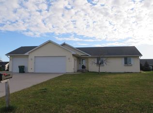 730 Maplewood Ave, Litchfield, MN 55355