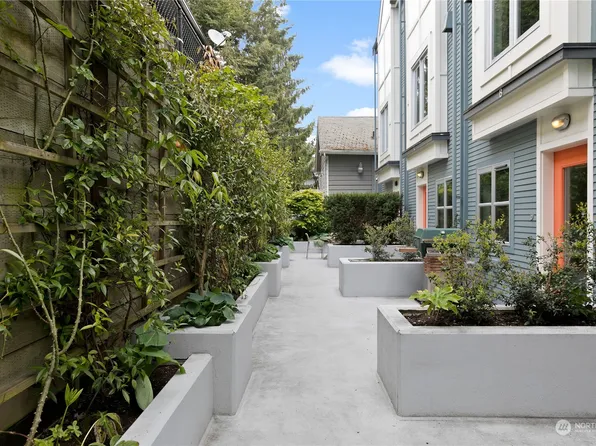 300 26th Avenue E #C, Seattle, WA 98112