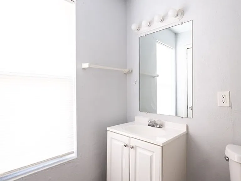Victory Park Apartments — Photo 12
