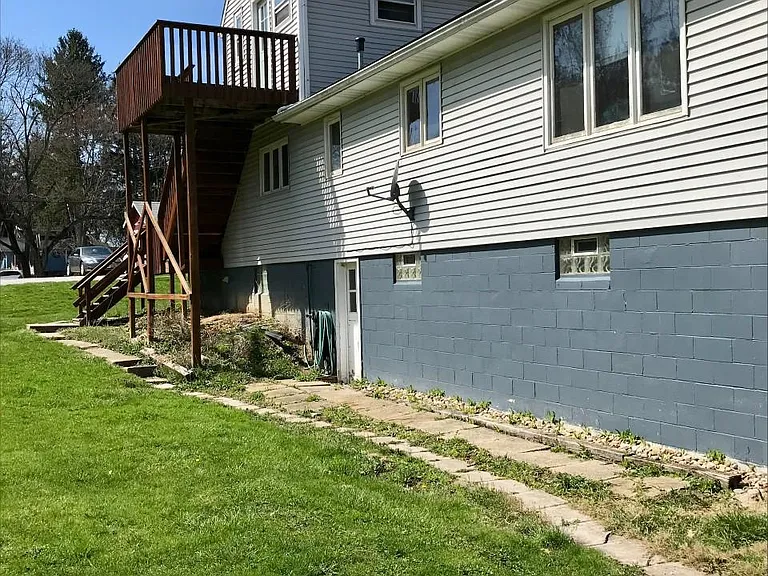 646 Woodland St SW #C — Photo 2