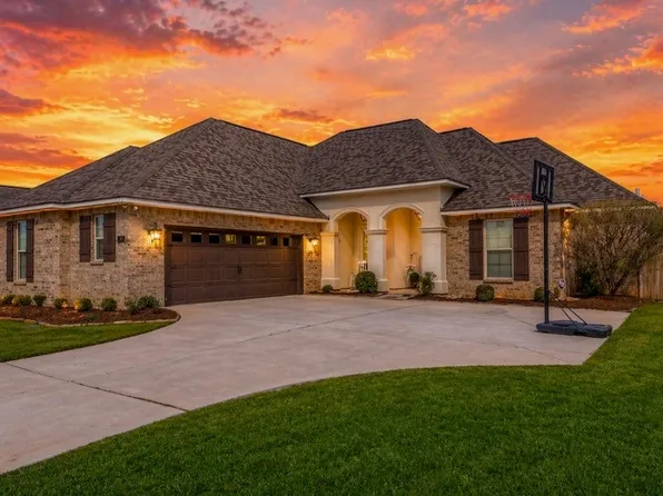 55 High Water Dr, Benton, LA 71006
