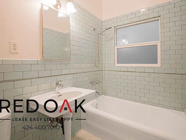 180 S Sycamore Ave #104 — Photo 12