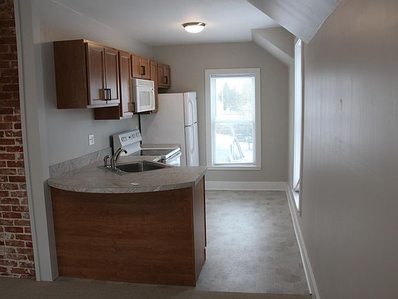 3rd image of 135 Ames St #B