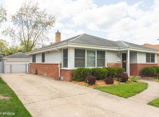 820 N Fernandez Ave, Arlington Heights, IL 60004