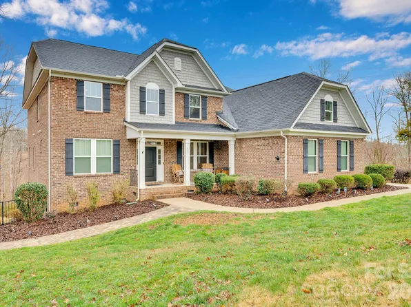 663 Highland Ridge Point, Lake Wylie, SC 29710
