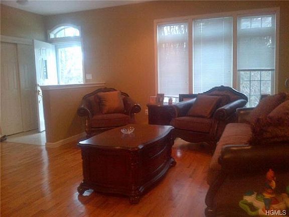 2nd image of 87 Alexander Ct #87