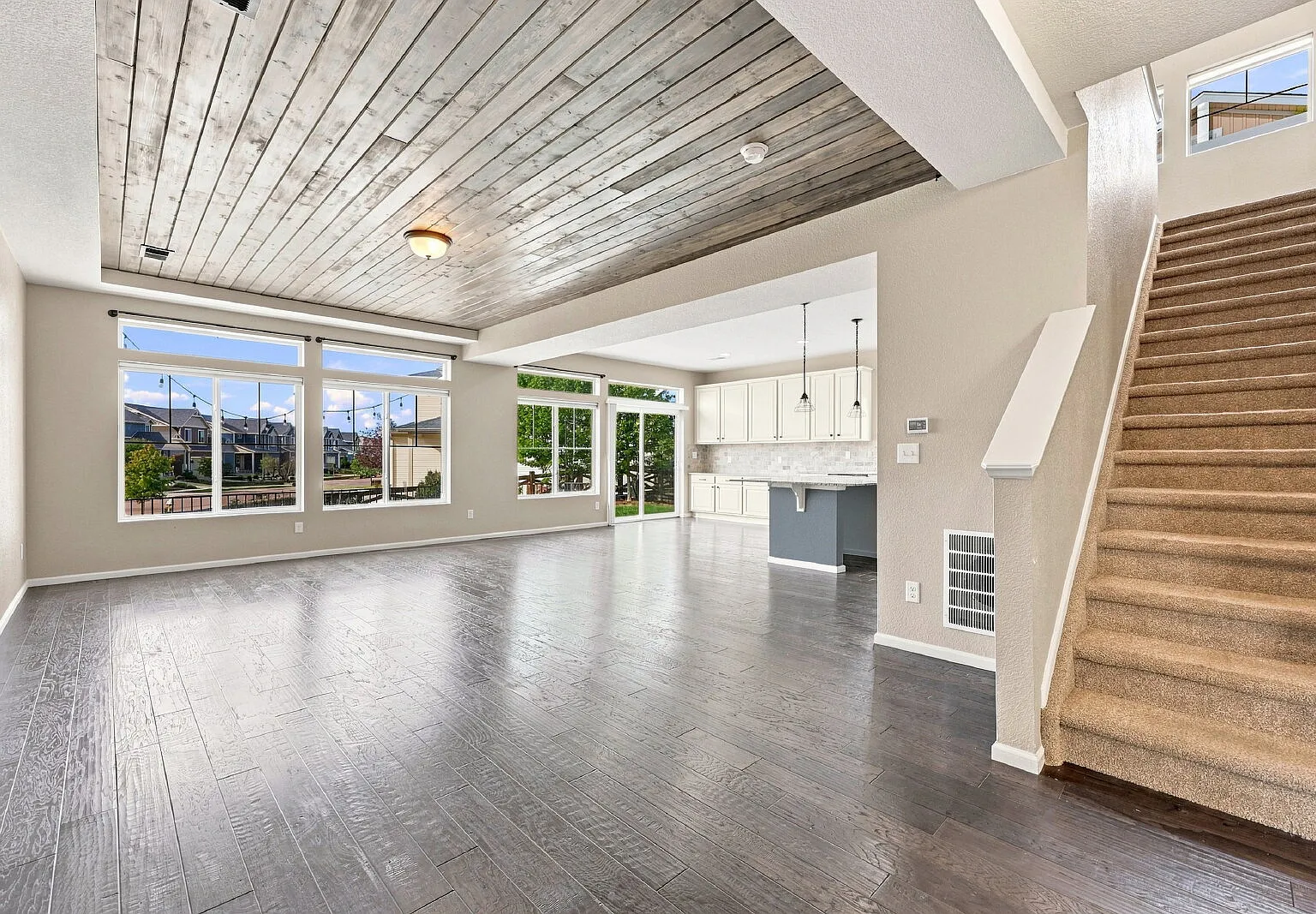 4 bed, 2.5 bath, 2269 sqft, $2,796 — Photo 4