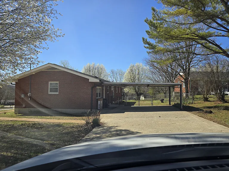209 Friendship Dr — Photo 15