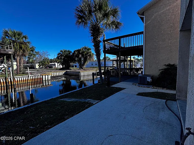 6588 Harbour Blvd — Photo 1